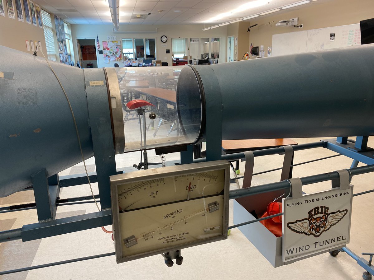 ErieEngineering's tweet image. Pre-Aerospace students spent this past week 3D printing airfoils to see lift and drag in the wind tunnel! ✈️ 💨 @ErieHighSchool @LizRussell_edu @TigersPrincipal
