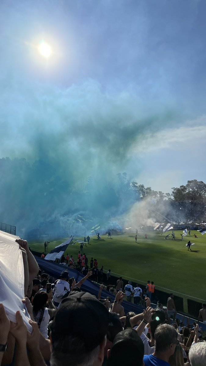perriCGE's tweet photo. Un basurero eterno, de locos y fiesteros #CGE #GELP https://t.co/9lz7UiWLLN