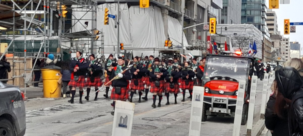 NeptuniaV2's tweet photo. St. Patrick's Irish Parade at Downtown Toronto, Bloor-Yonge. Surprisingly a lot of Ireland Groups and Associations in Ontario. 

I wish you all the Irish People in Ontario and all of Ireland a Happy #StPatricksDay2023 ! 

#Toronto #Ontario #BloorYonge https://t.co/KSxI2DIQ7i