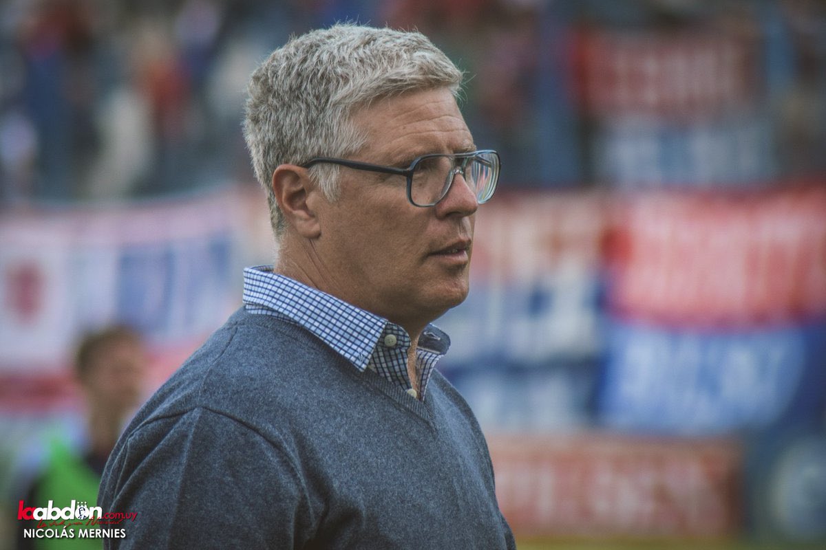 ElOtroValentin's tweet photo. ➖ Álvaro Gutierrez tiene el “número 1” para dirigir a @Nacional. El entrenador se siente preparado para un nuevo desafío dirigiendo al tricolor. 

No está cerrado aún, porque también manejan el nombre de Alexander Medina y de uno más. Mañana en directiva se definirá. ℹ️ https://t.co/wp3HrkxjzW
