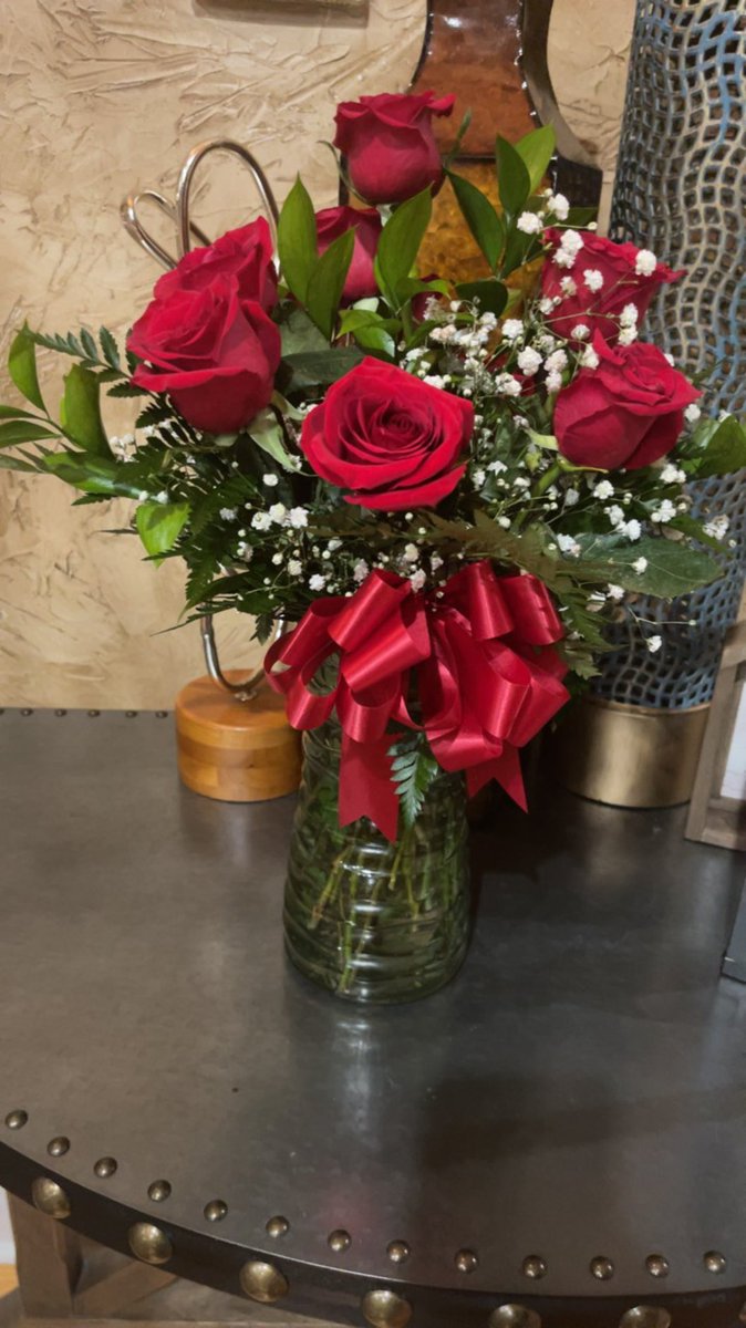 MrsBryanPierce's tweet photo. My husband is the sweetest❤️❤️ https://t.co/5GV4FkhSj9