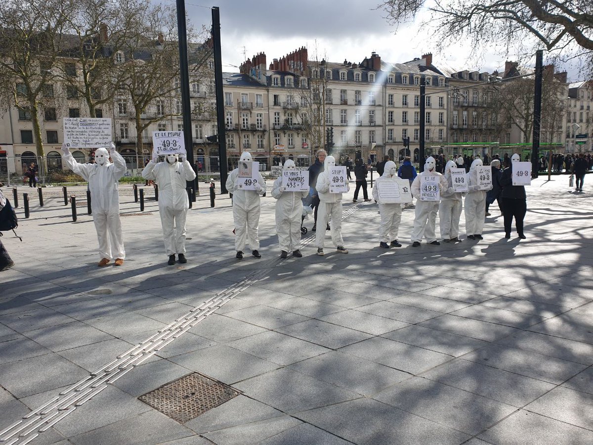 Les Masques Blancs de Nantes, 18/03/2023
#lesmasquesblancs 
#500JoursDeSuspension 
#SoutienAmineUmlil 
#soutiendenisagret 
#Parentsencolere