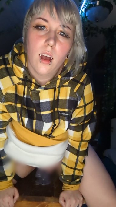 Them fangs tho 👌 Thank you so much for over 500 followers 😍😍😍 Enjoy this peek of me riding my new toy<a href="/tag/thick"class="tags"><span>#thick</span></a><a href="/tag/gothgirl"class="tags"><span>#gothgirl</span></a><a href="/tag/onlyfansmodel"class="tags"><span>#onlyfansmodel</span></a><a href="/tag/bigtitsmom%D9%90"class="tags"><span>#bigtitsmomِ</span></a>