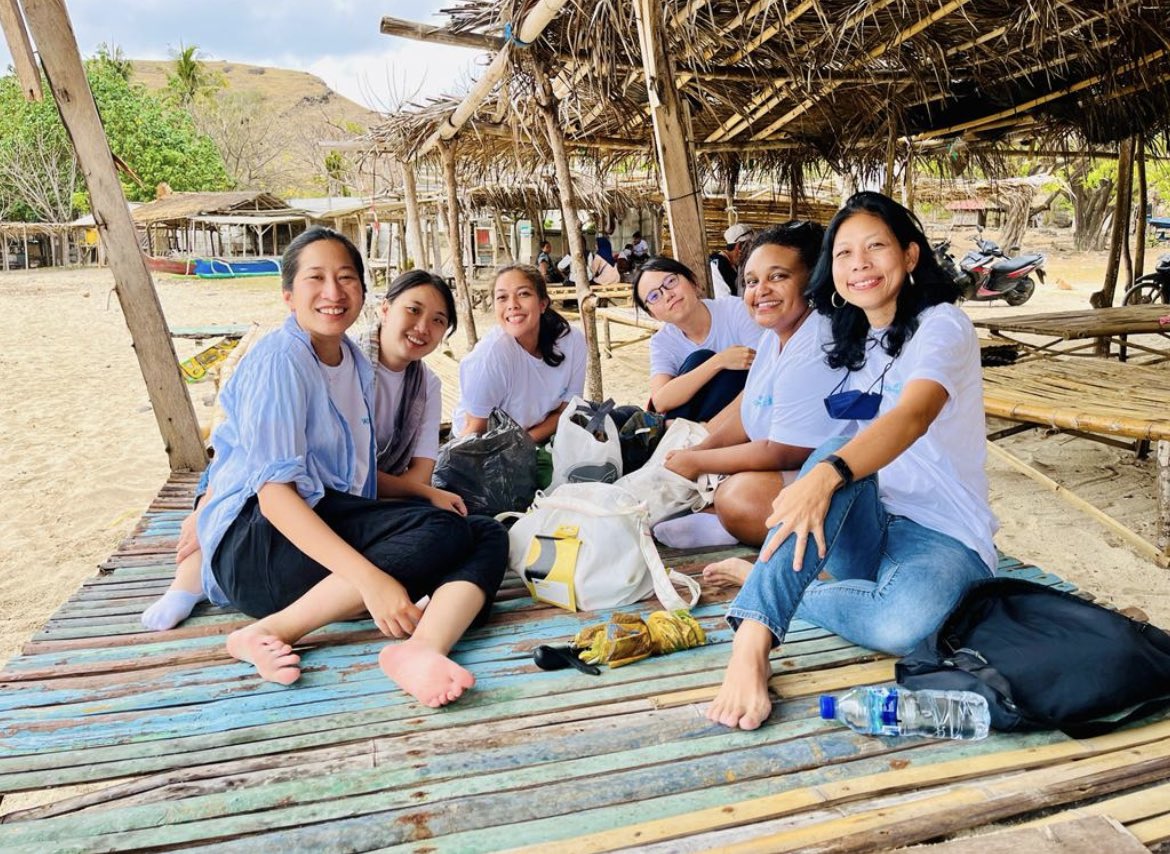 primdevakula's tweet image. First post-CSW67 thought is how deeply I felt these darling humans with me on hour 1 &amp;amp; hour 10 &amp;amp; hour 19 of every single day: so very grateful for the humans who taught me that joy and affection aren’t just possible in our line of work, they have to be at the absolute core of it.