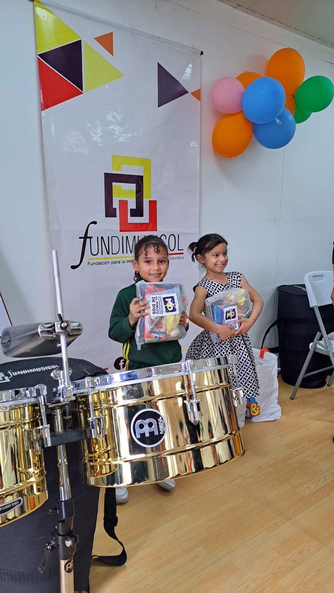 Entrega de Kits Escolares a niños y niñas del Programa Educativo Musical Somos Tricolor.

Una maravillosa donación articulada con la Organización Minuto de Dios. <a href="/MinutodeDios/">Corporación Organización El Minuto de Dios</a> 

#integracion #binacional #niños #niñas #donacion #SomosTricolor #DosPaisesUnaNota