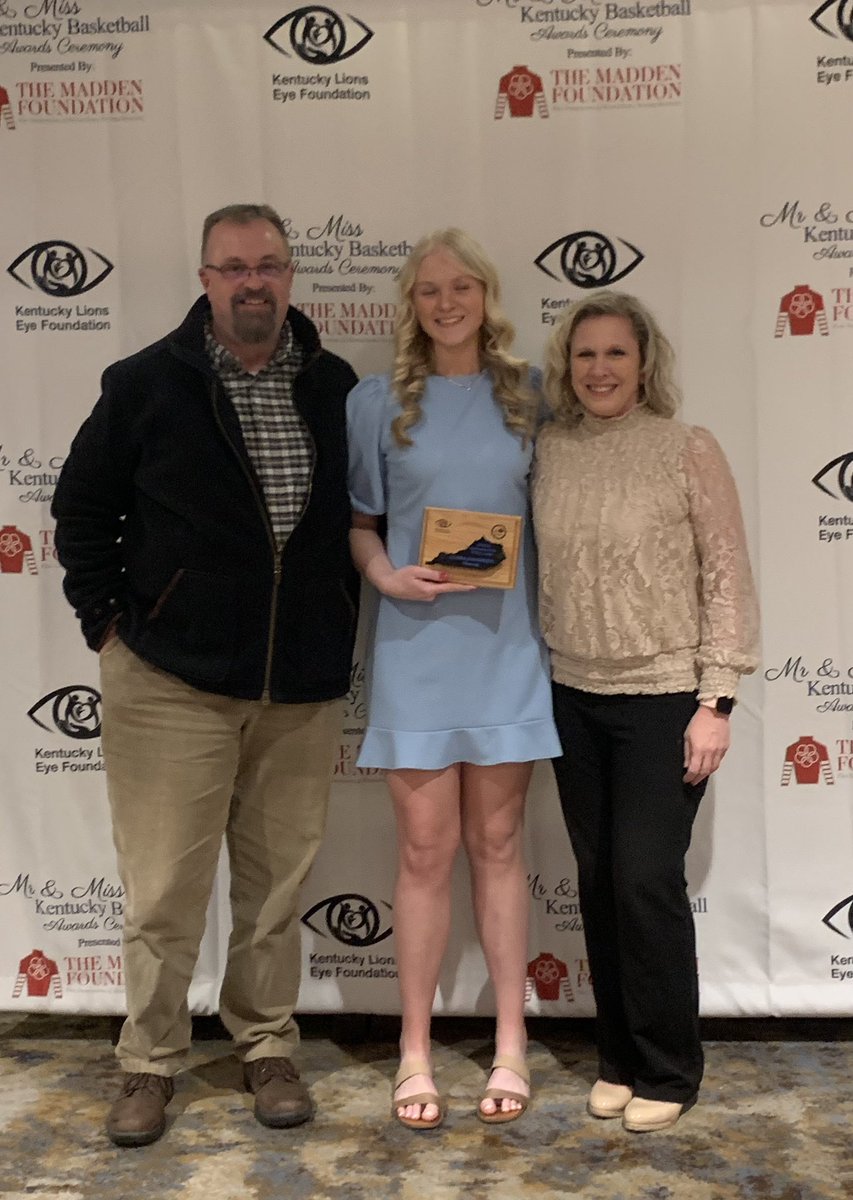 Tiger Fans….Congratulations goes out to Alyssa Daughrity for winning the KHSAA FG% Award tonight at the Mr. and Mrs. Kentucky basketball awards ceremony.  She shot 65.4 percent from the field this year. Great job Alyssa!! 👏👏👏👏 <a href="/MurraySchools/">Murray Independent Schools</a> <a href="/CoachTomFoust/">Tom Foust</a> @MurrayGBball