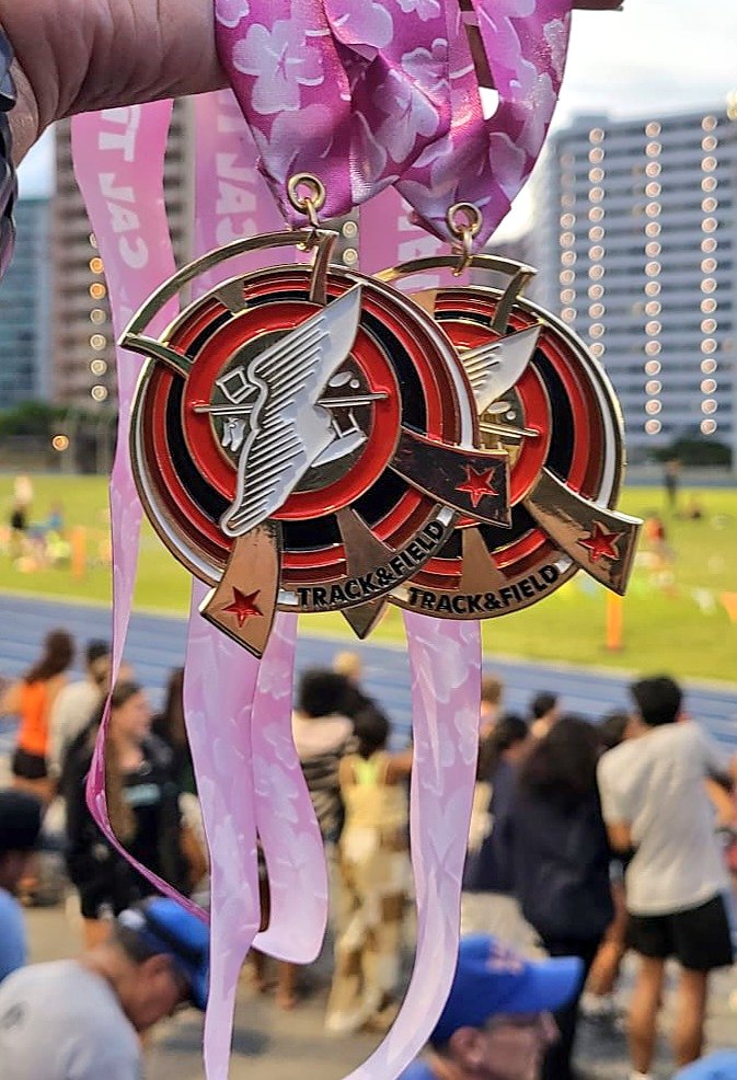 DeionaF's tweet photo. Blessed to have competed against some of the fastest athletes in Hawaii at the CalTrack Ruby Tuesday Hawaii Invitational. Received the award for Outstanding Girls Runner Events for my 100m and 200m races. https://t.co/avExY550sA