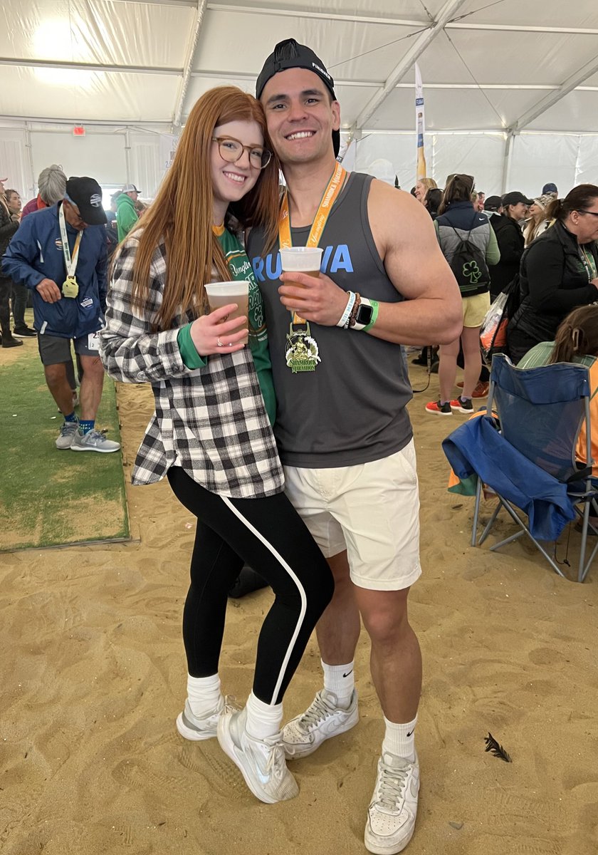 EthanGumabay's tweet photo. Most work I’ve ever done for a free beer  🍻🍀 https://t.co/QklB2nhSXa