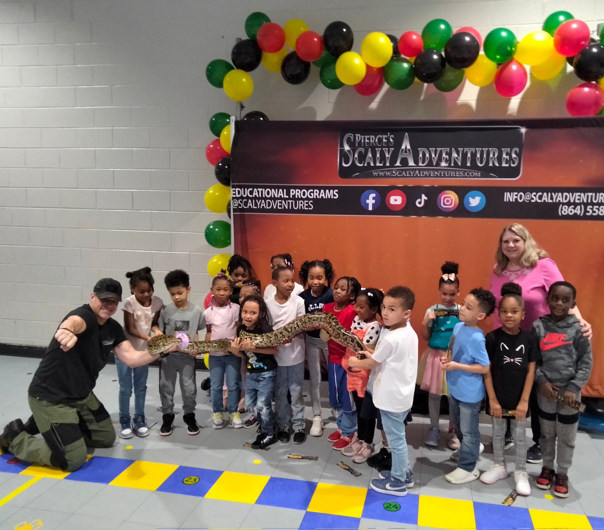 MsBrawnersClass's tweet photo. In-school fieldtrip with Scaly Adventures! The Bravos (unlike myself when it comes to reptiles) were fearless! 🤗 https://t.co/BdBLZIrpPp