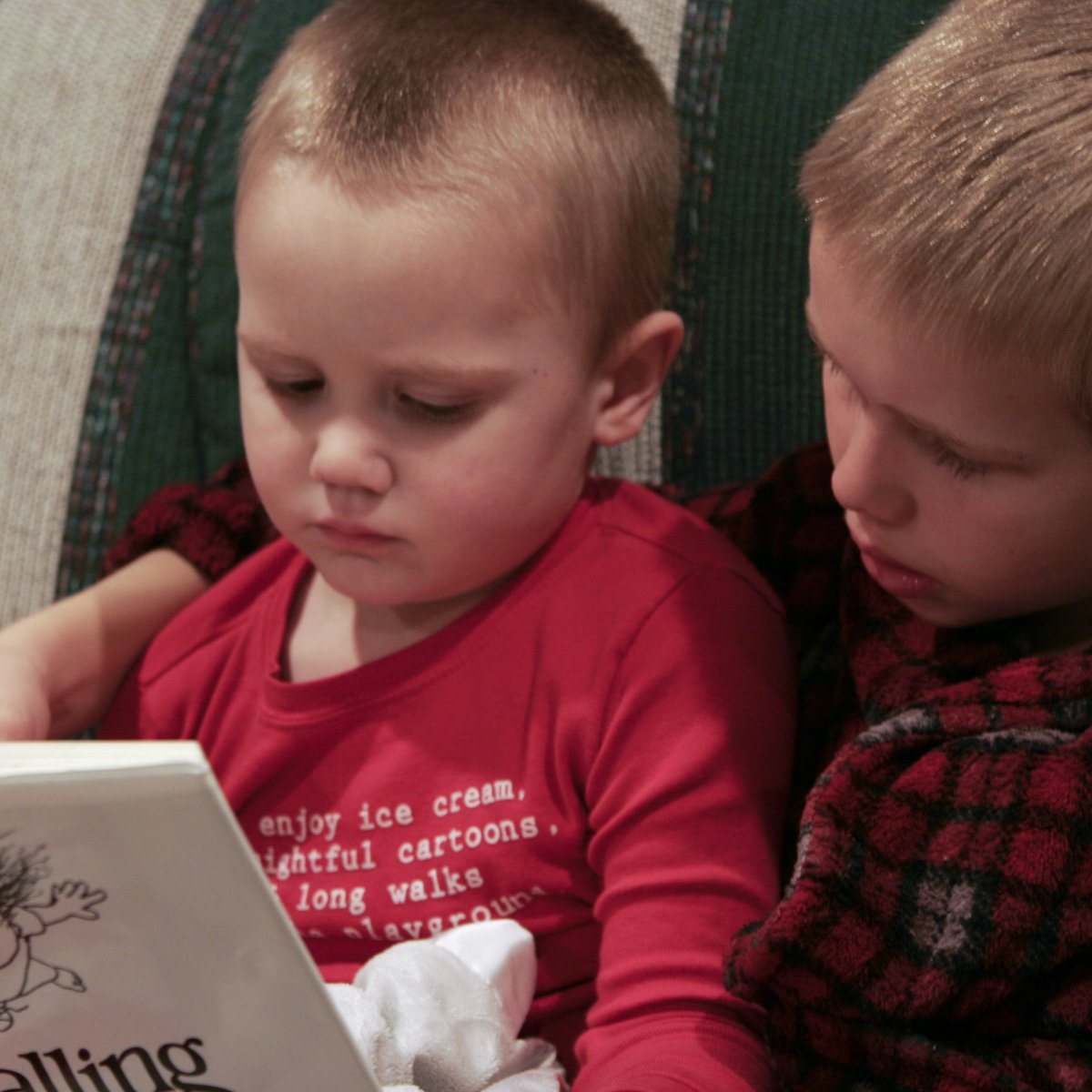 OremLibrary's tweet photo. Is there anything better than snuggling up together to read a good book? Today, which is Read To Me Day, is the perfect day to read to someone you love.  

#ReadToMeDay #Read #ReadTogether #Reading  #Bookstagram #LibrariesOfInstagram #LibrariansOfInstagram #OPL #OremPublicLibrary https://t.co/AWSMCVyF1d