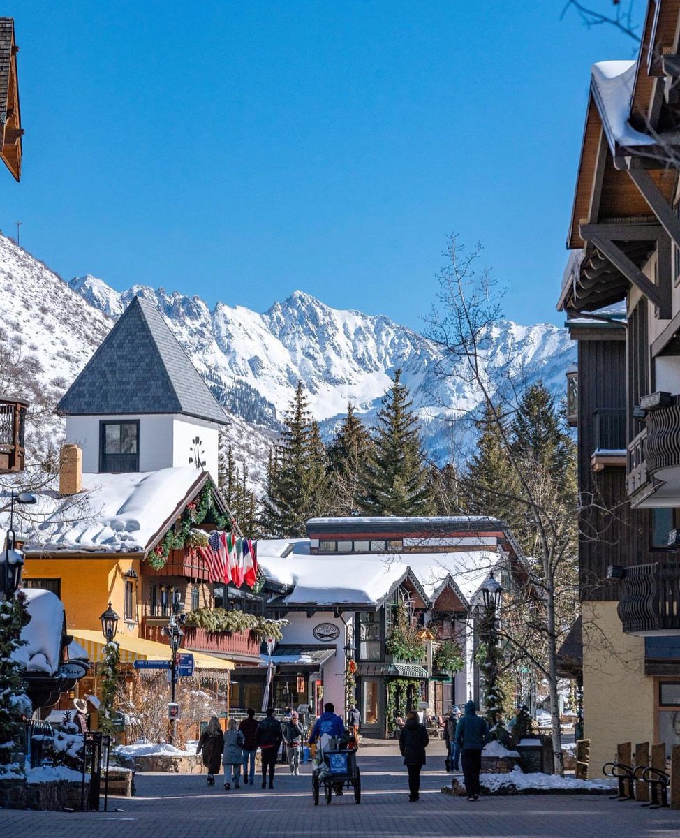 FSVail's tweet image. Escape to the charming streets of Vail Village, right at the base of Vail Mountain, and discover why #Vail is said to be the finest resort destination in the world. 🏔️ Find your #FSVail moment before the season ends: bit.ly/VAIoffers