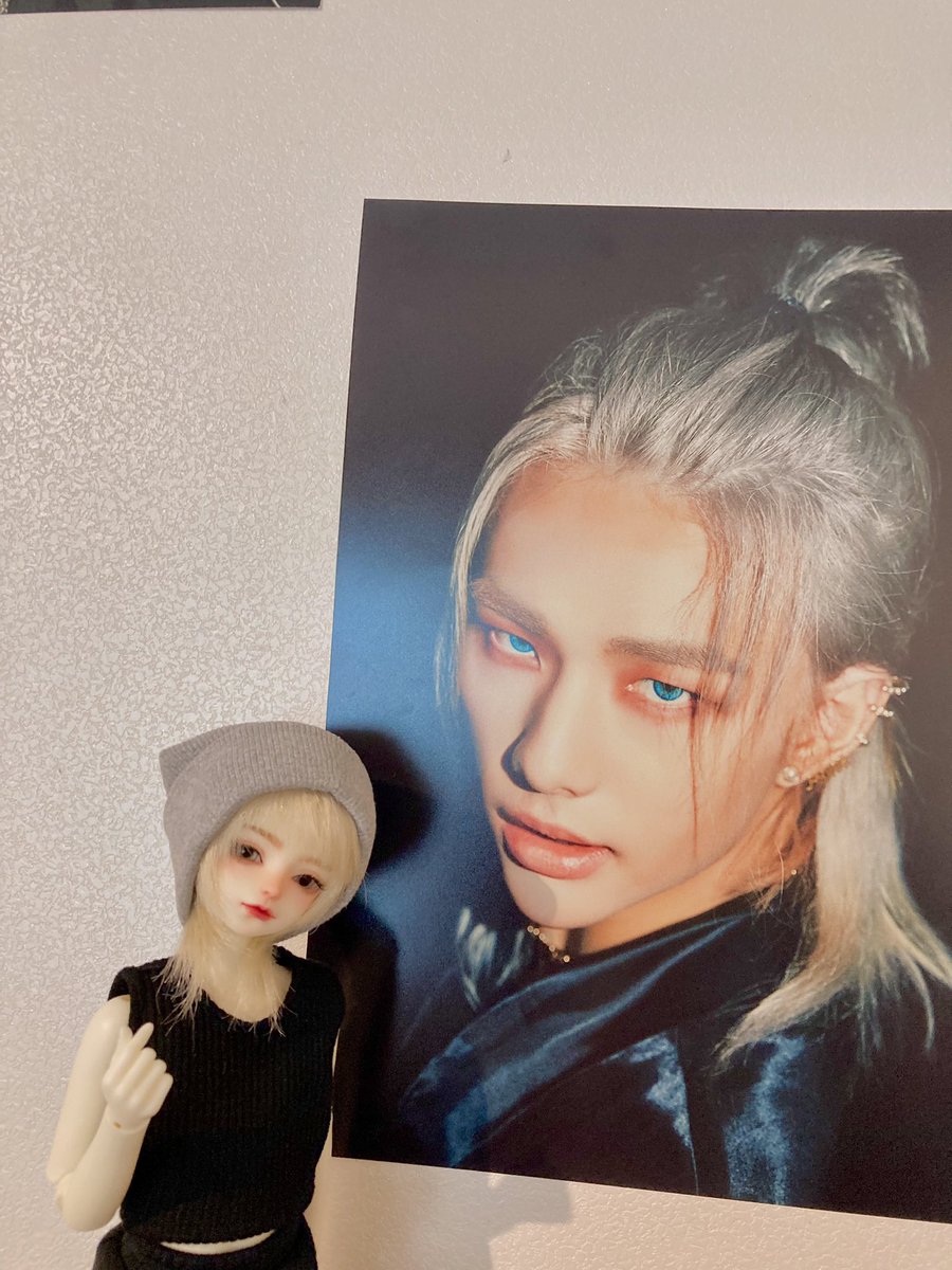 RealNamfonn's tweet photo. 𝗛𝗮𝗽𝗽𝘆 𝗕𝗶𝗿𝘁𝗵𝗱𝗮𝘆 𝗛𝘆𝘂𝗻𝗷𝗶𝗻❣️

I wish you all the best success and happiness🤍

#HappyHyunjinDay 
#HyunjinPaintsTheWorld
#영원보다_오래_사랑해_현진아

#LIX_MySunshine✨ #🐣 
#bjd #doll #bjdthailand 
#RealN📸

20.03.2023 https://t.co/OyzcQYCIVH
