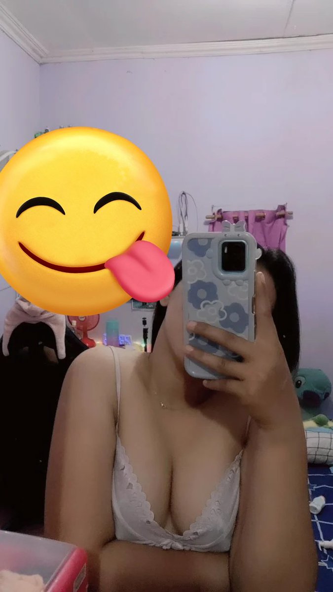 Quenfi2's tweet photo. Gerah banget 🥵 https://t.co/5hDHhruMjf