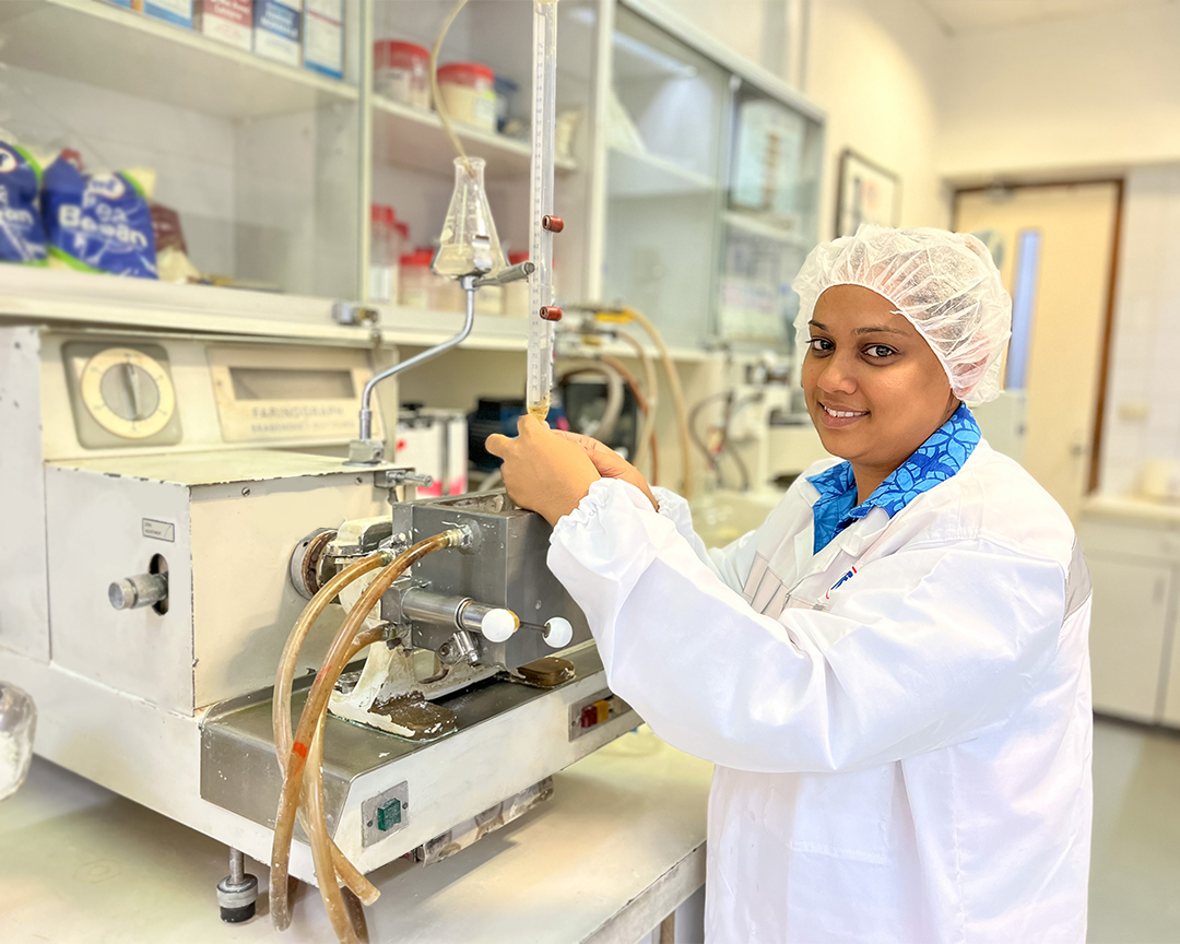 FMFFoods's tweet photo. Meet Dashna, the Quality Assurance Officer whose dedication to maintaining high standards at FMF Foods Limited is unwavering. 

#WorldFlourDay #FMF #QualityAssurance" https://t.co/Ch9cVhFgUh