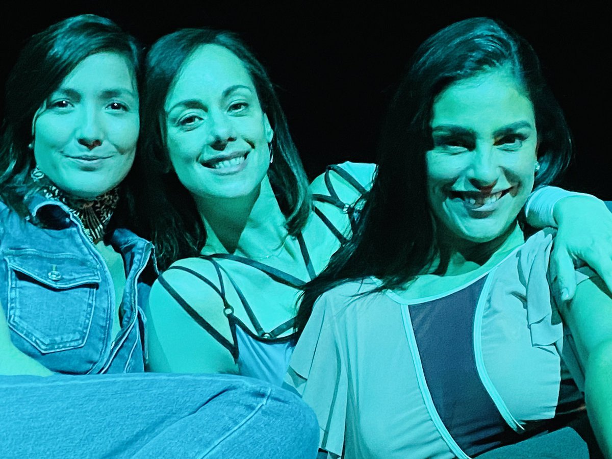 gadelagarza's tweet photo. Reunión familiar 💜 #LasAparicio
#MariCarmenFarías @paugaitan @erendiritas @LIZGALLARDOof #XimenaGonzalezRubio https://t.co/0cBIDuTAzL