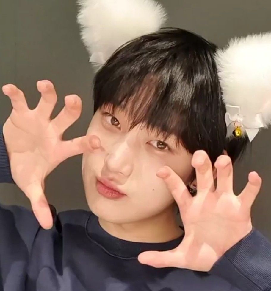 auve_ngeance's tweet photo. 🎀 D-2.
hello, twt ppl! i'm ashielle and i'm looking for active moots to interact with!
— just call me ash or auve.
— 07 liner. 🇵🇭, also speaks english.
— new to #stantwt #kpoptwt
— any fandom is okay!

likes and rts are very much appreciated, thank you! <333 https://t.co/FixJNH8CK9