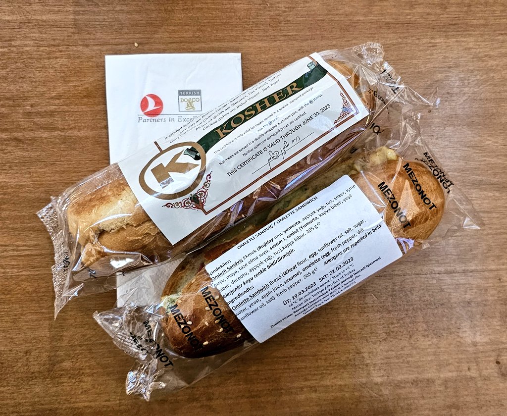 mchitrik's tweet photo. Traveling via Istanbul Airport?

Kosher food vending machine located between Concourse A and B (in front of Starbucks).

Also at Turkish Airlines Miles&amp;Smiles lounge and at the İGA Lounge on the Mezzanine level above duty free.

Safe trip! https://t.co/Cgao8UqCV3