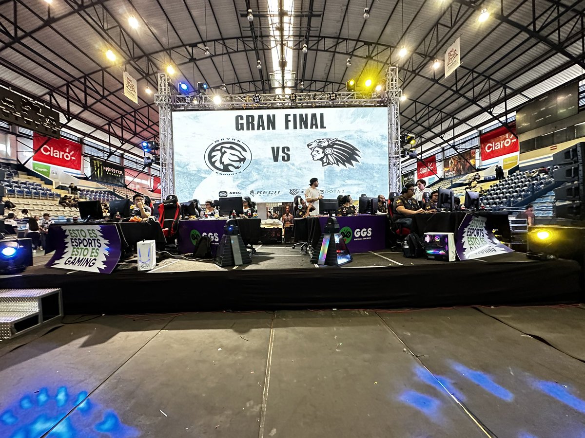 Orgulloso de lo lejos que hemos llegado, nunca pensé llevar tan lejos esta liga con la ayuda de mi staff, gracias a los que nos apoyan y vamos por mas!!!