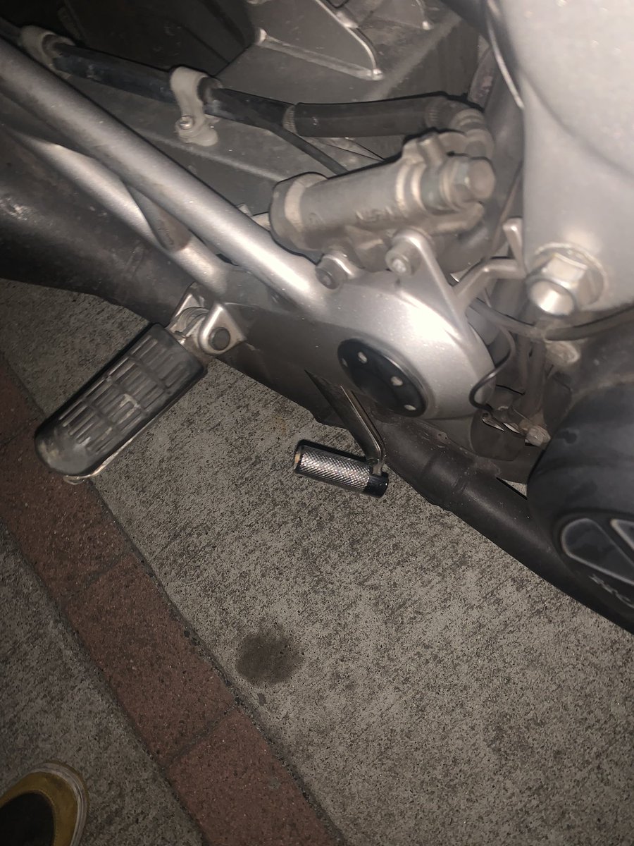 vtr_250__'s tweet photo. 調子乗るとこうなります

#峠事故　#vtr250f https://t.co/3dgK8AlEwo
