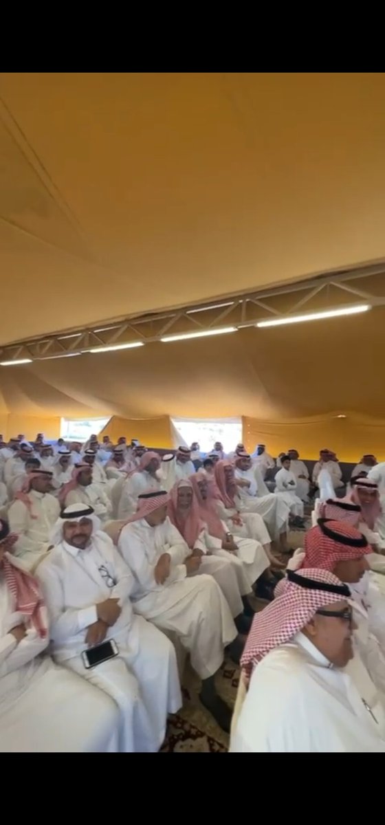 Aljammaz_family's tweet photo. السلام عليكم .. نبارك لجميع افراد الاسره نجاح الاجتماع العائلي السنوي الذي اقيم في اجواء ربيعيه جميله بمدينة شقراء وبحظور عدد كبير جدا من افراد العائله فلله الحمد والمنه .. كما اشاد الجميع بروعه اللقاء وهذا التلاحم والتجمع الاسري  .. من الاجتماع 👇 https://t.co/mzjfOVzbMf