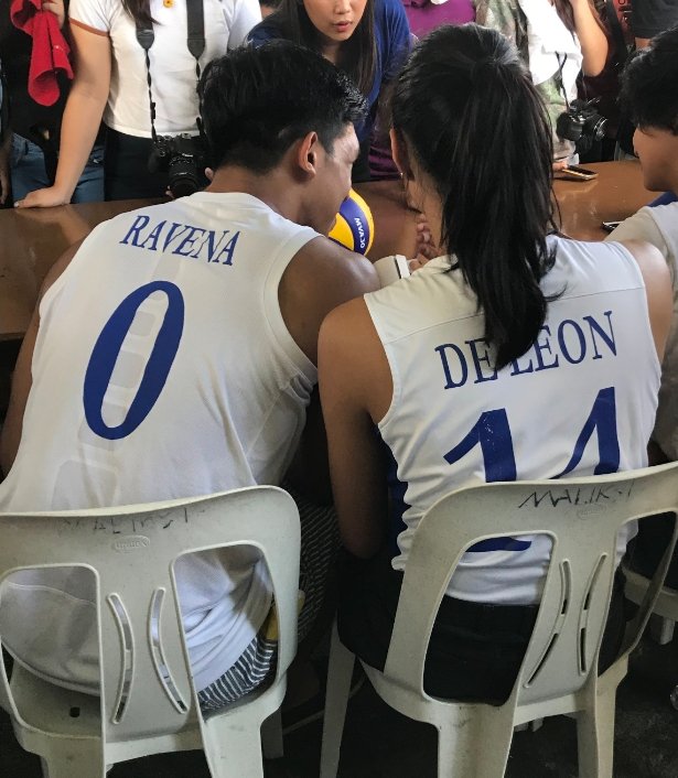 milliearrieyaps's tweet photo. ediwow sa shared ice cream kahit ang dami dami naman ng pa ice cream ng creamline 😴 https://t.co/UFPfpGoiul