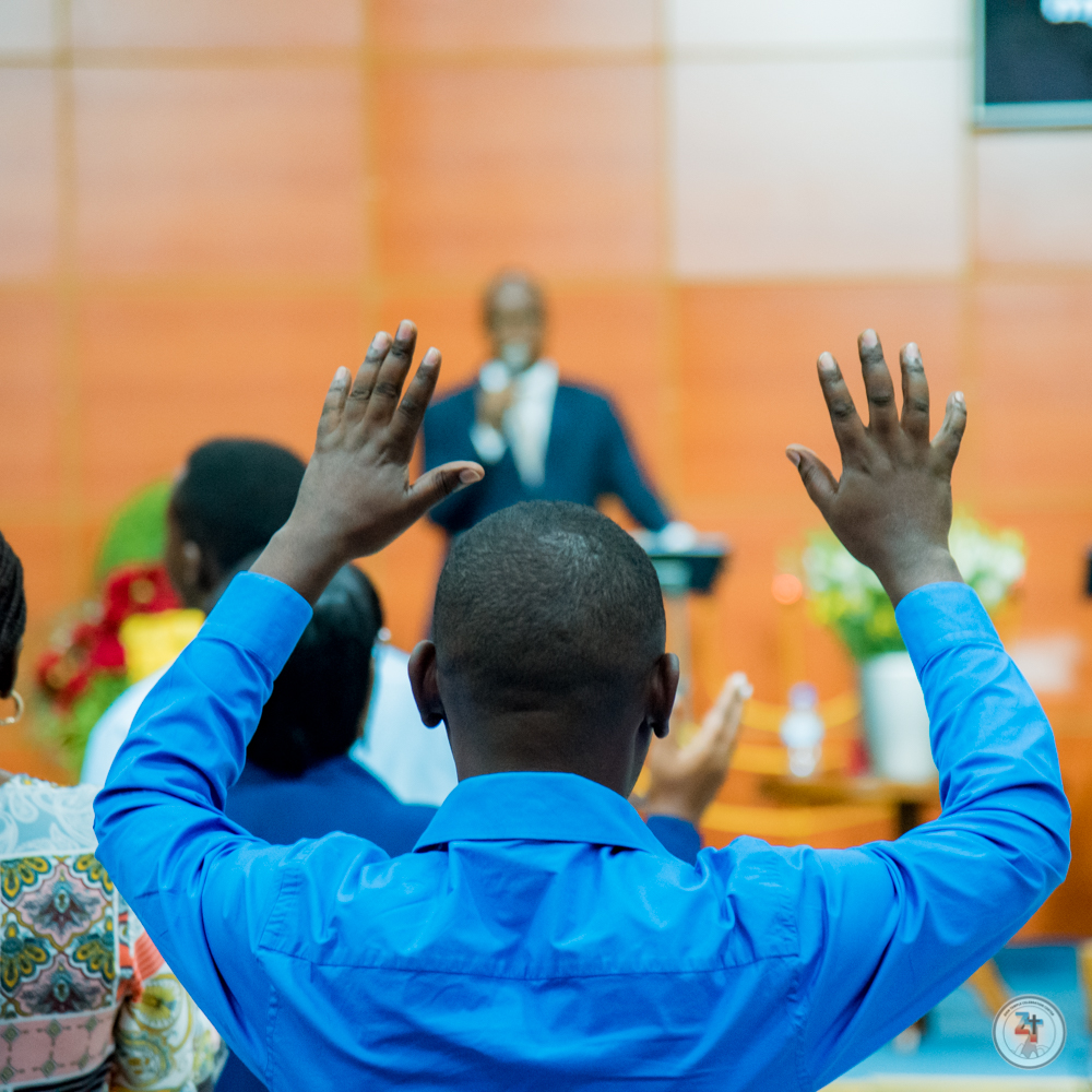ZionTempleCC's tweet photo. The holy spirit gives us boldness. When the tally time approaches, the Holy Spirit will remind us of the best times and empower us to return on the right path. Pastor Patrick Gatungo | Get ready to receive a new heart.  

More photos: https://t.co/ETxlXgl8m9

#TransfigurationDay https://t.co/pzibJdIPPG