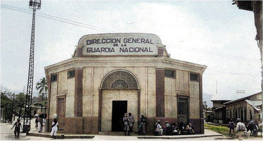 EShistoria32's tweet photo. Dirección General de la Guardia Nacional en el Barrio San Jacinto en el sur de San Salvador, 1934. https://t.co/lj8w1MSagL