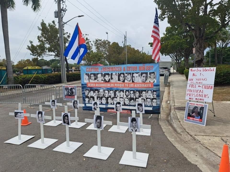 JillGomez74's tweet photo. @SoberonGuzman #TeamLibertad #CubaEstadoFallido #CubaEstadoTerrorista #CubaEsUnaDictadura #keepTheEmbargo https://t.co/DD0hJKvu9X