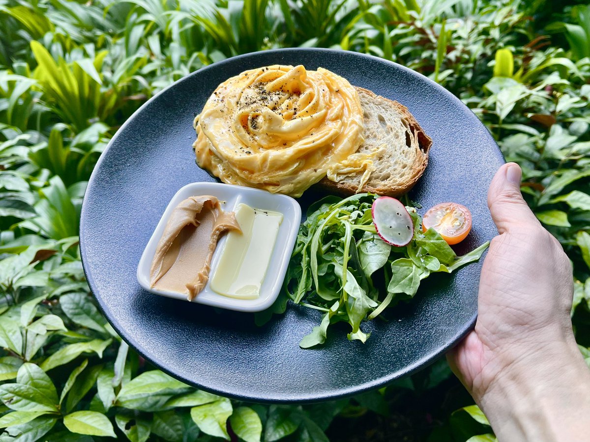 JimmyMonkeyCafe's tweet photo. Get your week to a great start with our good ol’ 𝐄𝐠𝐠𝐬 𝐧’ 𝐓𝐨𝐚𝐬𝐭. Served in styles of egg &amp; spreads of your choice, you may also customise with 𝐀𝐝𝐝 𝐒𝐢𝐝𝐞𝐬 for extra yumminess. Now, that’s some classic breakfast that will have you all pumped up for the week ahead. https://t.co/hmtfI6CQE1
