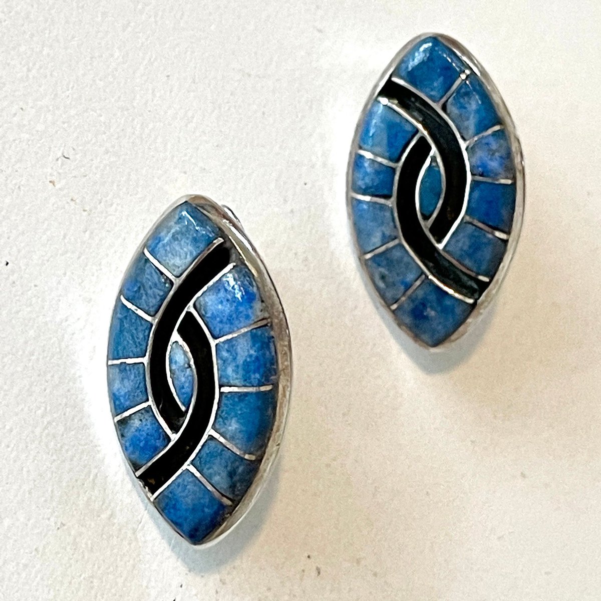 NakoahR's tweet photo. Thanks for the kind words! ★★★★★ "Exceptional Pair of Earrings as listed. Great Communication and Delivery. . .a Professional Seller Indeed!" Stephen #etsy #lapislazuli #silver #giftsforwomen #smallgifts #vintagejewelry #vintage #antique #jewelry https://t.co/zTzUYQtpHy https://t.co/466im2y1GZ