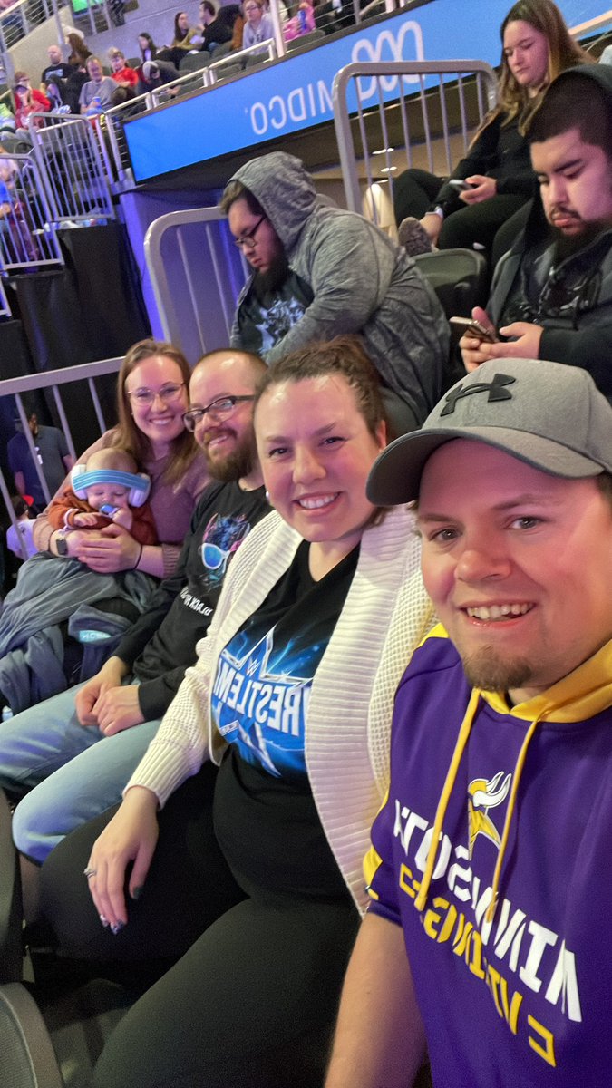 KrishaShine's tweet photo. #wwesiouxfalls Anderson Ashby Date night https://t.co/4BFXqYay6a