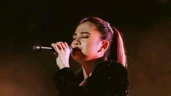 lykajaps_'s tweet photo. Happy Anniversary to #LimitlessLIVE โฃ๏ธ
#JulieAnneSanJose | @MyJaps https://t.co/ddSo9ppZHK