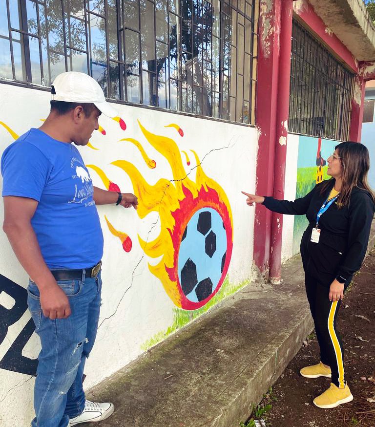 matiasabadm's tweet photo. Durante este domingo, las autoridades provinciales de @Educacion_Ec recorrieron las unidades educativas para evaluar posibles daños ocurridos por el sismo de #Balao. https://t.co/1lzLXoT82J