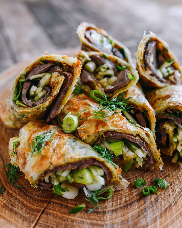 The Acting Grand Sage took time to cook a recipe. One in particular is the Taiwanese beef rolls. He shares them to the 𝘙𝘦𝘢𝘥𝘦𝘳.

“Help yourself out.”