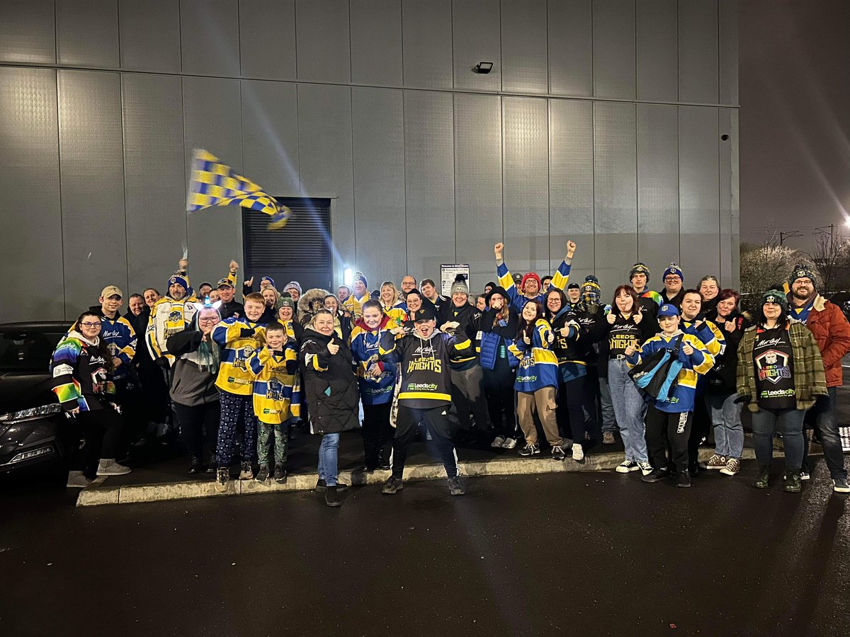 LeedsKnightsOSC's tweet photo. Leeds Knights - NIHL Champions 2022/23 ⚔️🏆

Amazing turnout at midnight on a Sunday night to welcome the champions back 👏🏻👏🏻💙💛

#bestfansever #leedsknights #crazydrummer https://t.co/6v4g3hw36N