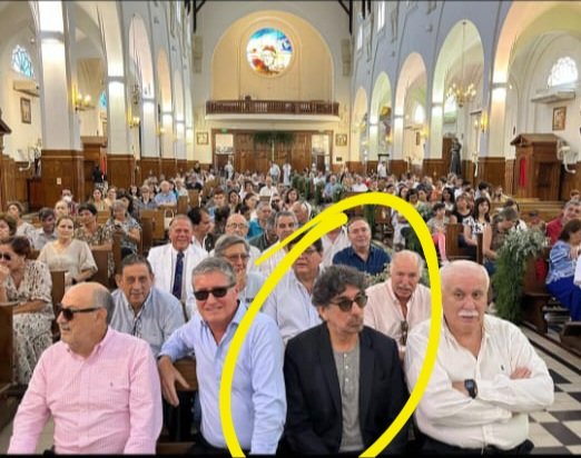 mengoboccia's tweet photo. Debido a la la cantidad de gente que me pregunta si Fito Páez fue mi compañero del Colegio San José, aclaro que se trata de José Gregorio "Puchero" Insfrán, decano de la Facultad de Arquitectura de la UNA. https://t.co/9HcNRtvxfA