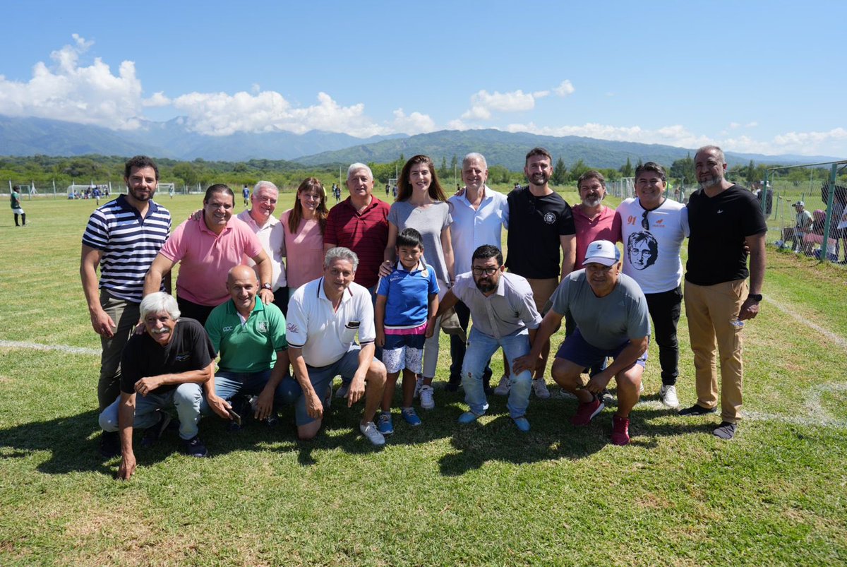 RomeroBettina's tweet photo. Lanzamos la 3* edición de la Copa Municipalidad de Salta ⚽️ junto a la @LSF_oficial 

Trabajamos todos unidos para generar nuevamente un Torneo para Jóvenes salteños. En equipo y junto a más de 20 clubes de la ciudad abrimos esta nueva oportunidad a más de 4.200 jóvenes 💪🏼⚽️🥅 https://t.co/a8nZQFZam2