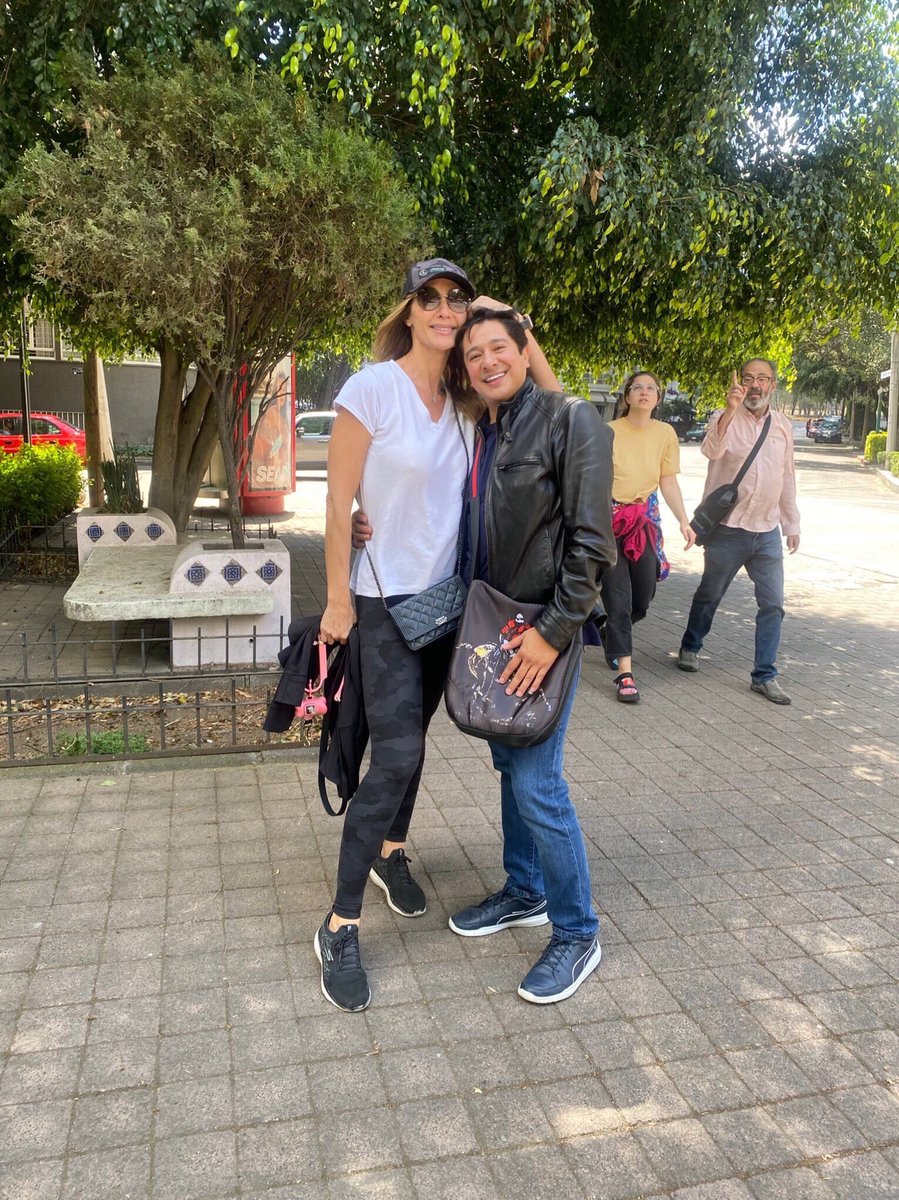 RodArte_Gallery's tweet photo. Habemus matrina, With my best friend, best actress y madrina de mi próximo evento la hermosa @pontmonica  #bestactress #arte #jewelry #rodarte_gallery #monicapont @ricardomarquez2020 @rompiendofronterasmx https://t.co/S8KxfhuvIz