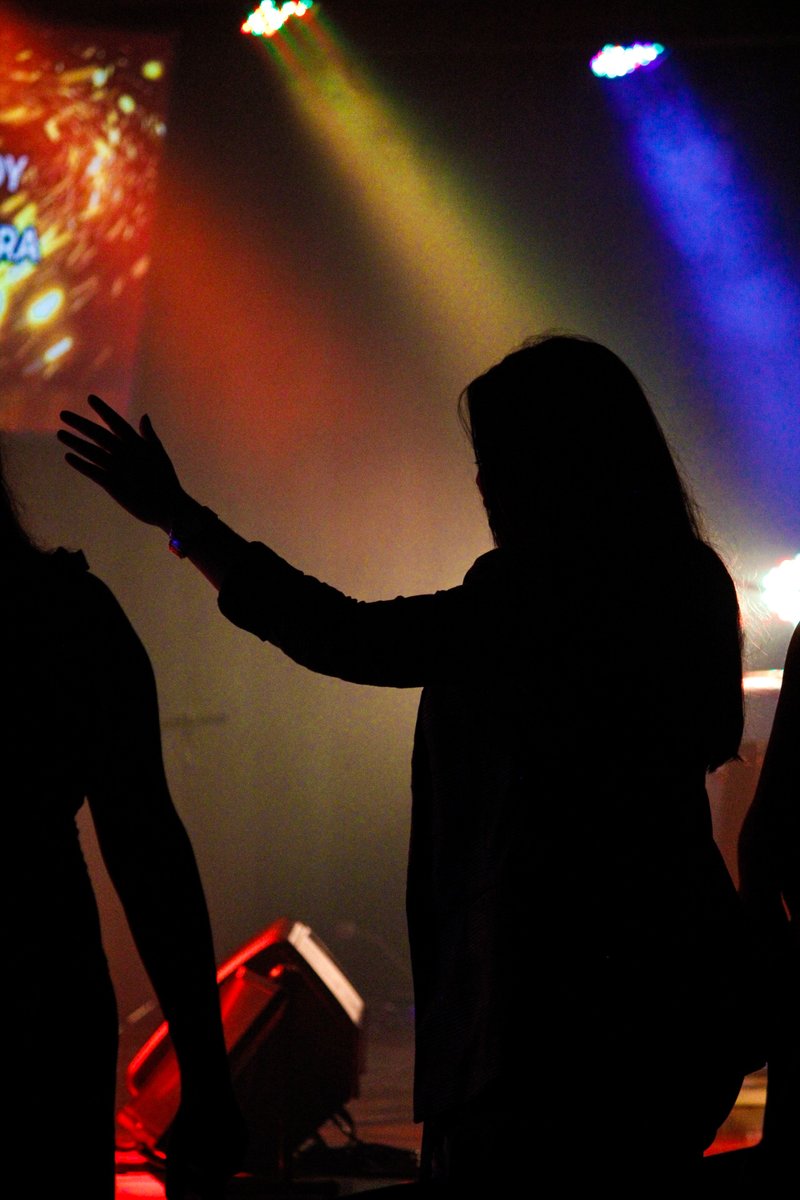 Boladenieveasu1's tweet photo. Mira un poco de lo que fue nuestro culto de hoy🔥

"Vete con la fuerza que tienes" palabra de nuestro pastor Dhiones Santos

Fue una noche donde rompimos ciclos y la presencia de Dios llenó la casa

https://t.co/Z3FXtFd3IM https://t.co/0wcLrvnOB4