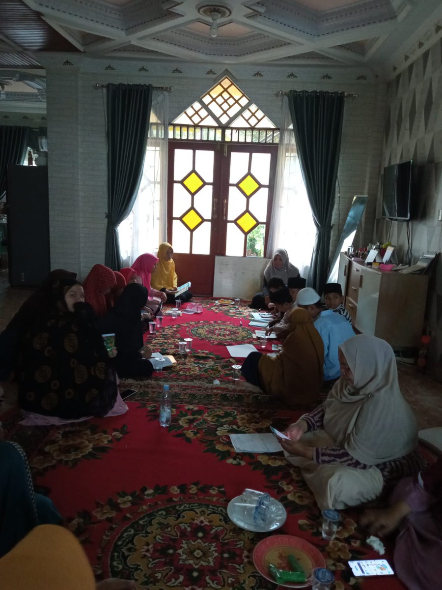 MayanNini's tweet photo. TPQ AULAADUN SHOLIHIN Binaan BKMT Kecamatan Baruga dalam kegiatan berlomba-lomba dalam kebaikan yaitu belajar mengaji mulai dari usia dini hingga lansia.

#TPQAulaadunSholihin
#BKMTKecBaruga
#BersatuDalamKebaikan https://t.co/huuPr1Usmi