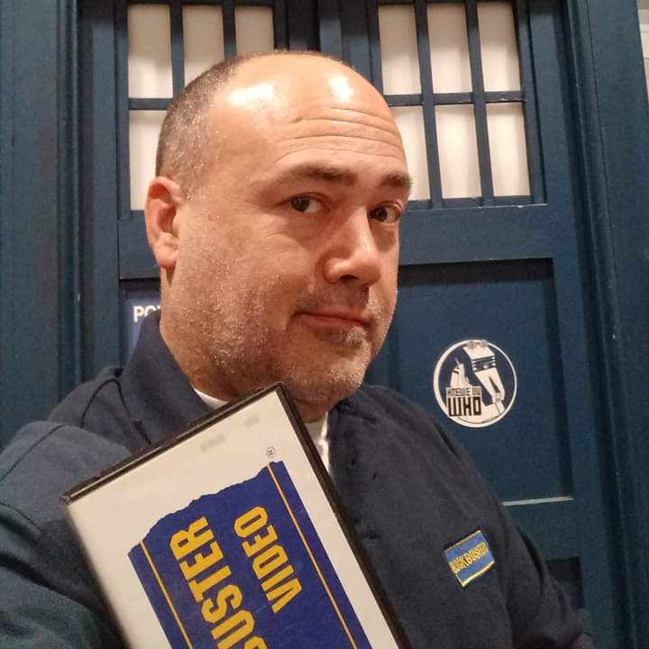 KreweduWho's tweet photo. Hey @blockbuster let me know if you plan on spinning back up a physical media rental service. I think I can help with real-time delivery ;) #Blockbuster #DoctorWho #TARDIS https://t.co/8delNmHOJT