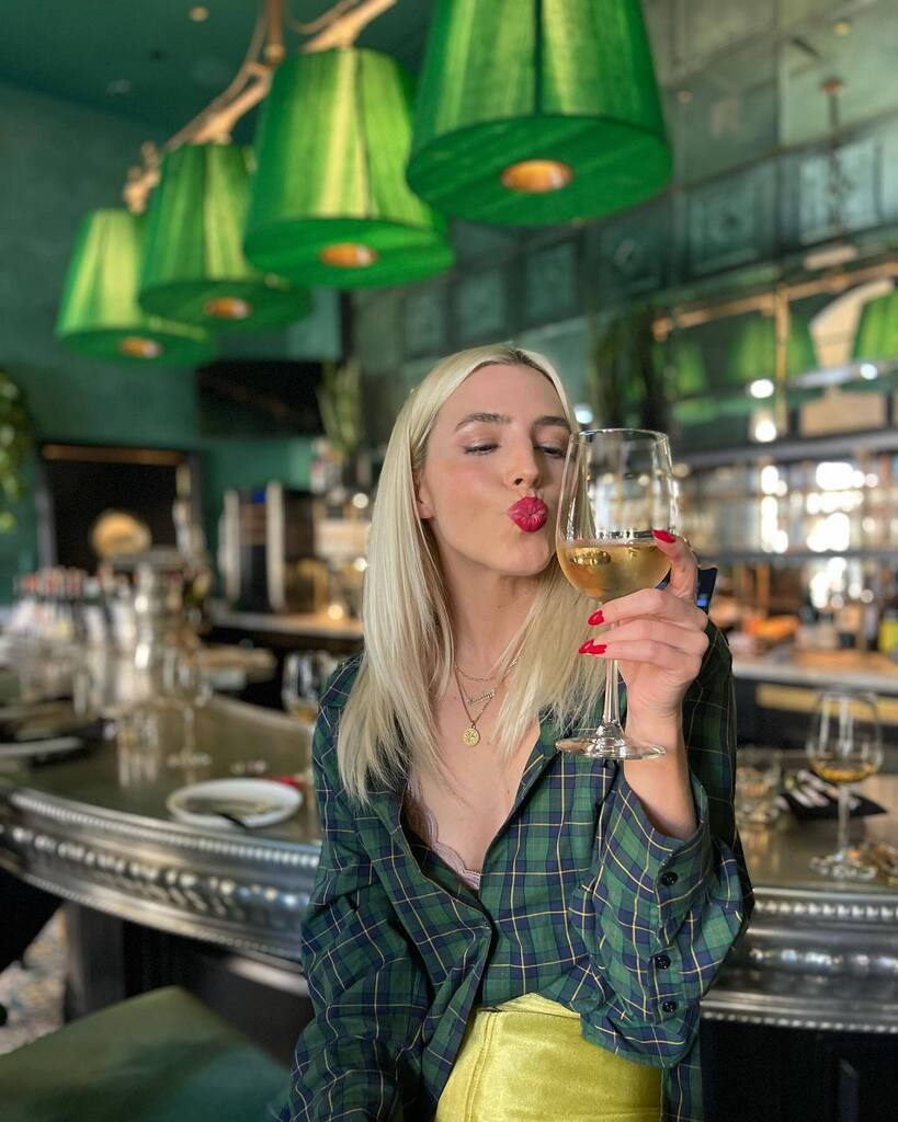 As of late 🐛🥂💄🌃🐭 instagr.am/p/Cp_fLBAJ-_H/