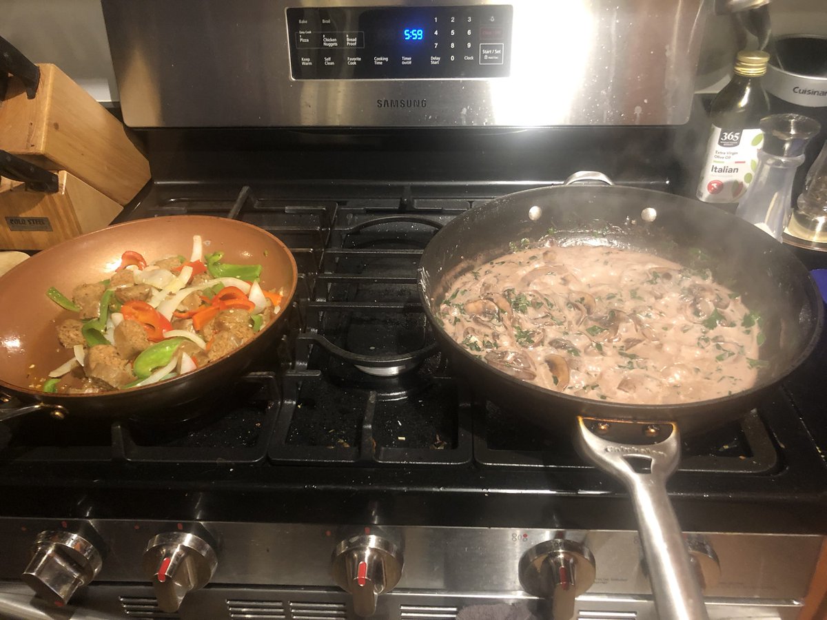 gothblaster's tweet photo. freaking vegetarian mushroom marsala w/ impossible sausage +pepper &amp; onions over pasta 

we leveled up tonight folks 🤌 https://t.co/I7U4w0ZUHT