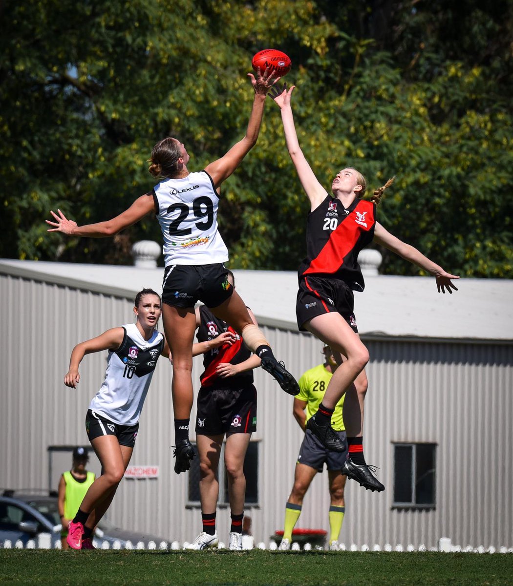 SouthportSharks's tweet photo. Our QAFLW girls had a great hit out on Saturday against Yeronga.

FT | Yeronga 3.7. (25) Southport 14.16. (100)

This Saturday, we play Bond University in practice matches after our VFL Round 1 game at Fankhauser Reserve.

Seniors | 4pm Reserves | 6pm

#southportforever https://t.co/SpkOfsdHMM