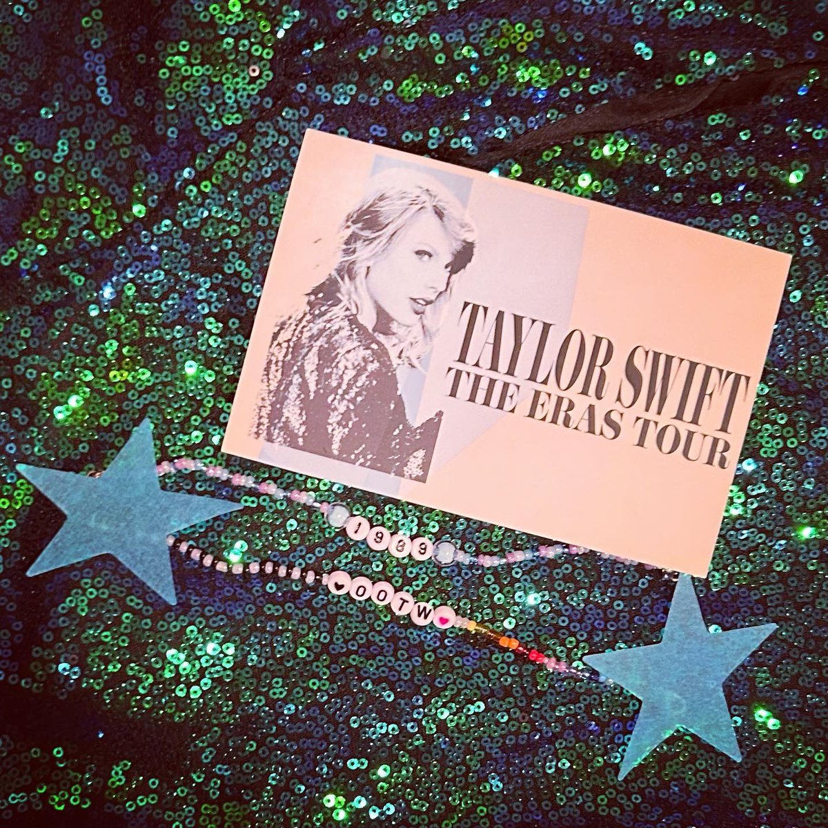 ReneeC327's tweet photo. 6 days until we see @taylorswift13 in Las Vegas! Tour nails are ready!

🏙️🎶the rest of the world was black and white, but we were in screaming color…🎶🏙️

#VegasTSTheErasTour 
#DetroitTSTheErasTour 
#KCTSTheErasTour @taylornation13 https://t.co/iJiYEsOGVR