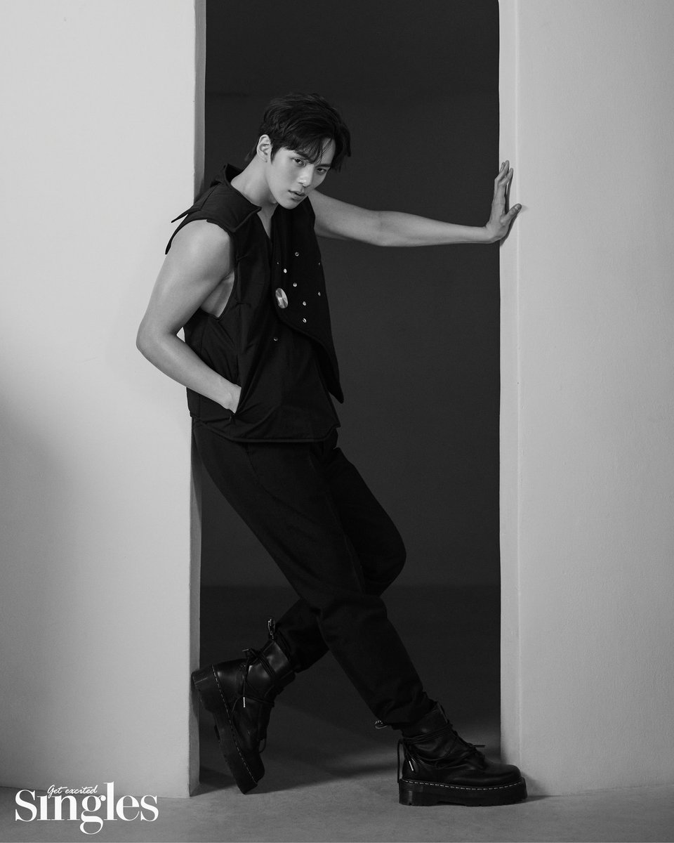 mxarchives514's tweet photo. minhyuk's visual is so damn perfect. https://t.co/a60EK3V7yV