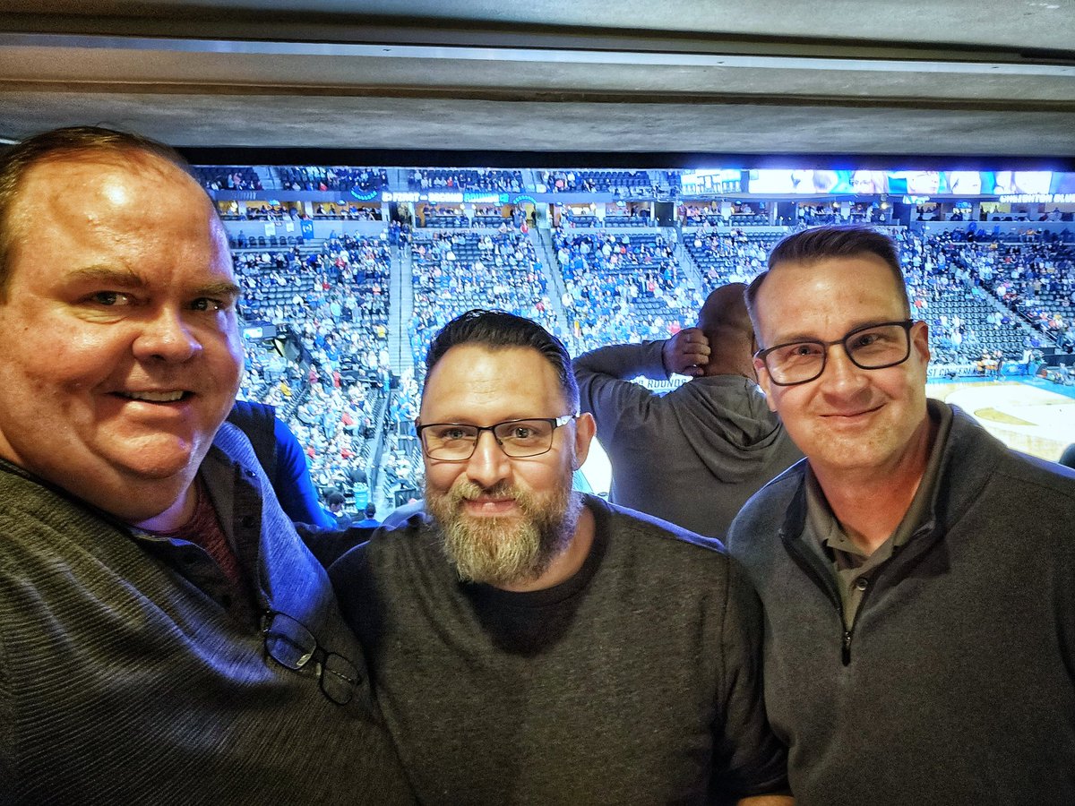 rich8n's tweet photo. #mmselfie @BallArenaDenver https://t.co/FfuztMxblN