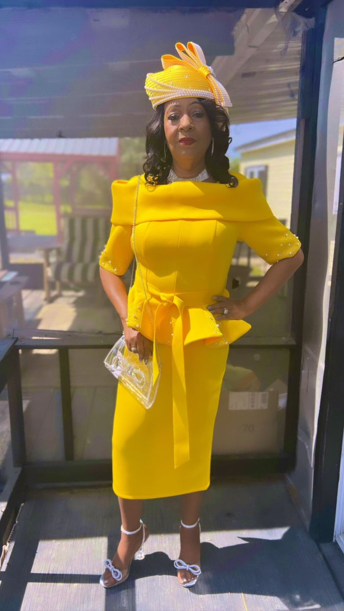 socialenemy_'s tweet image. My grandmother ate real bad today! 🌼