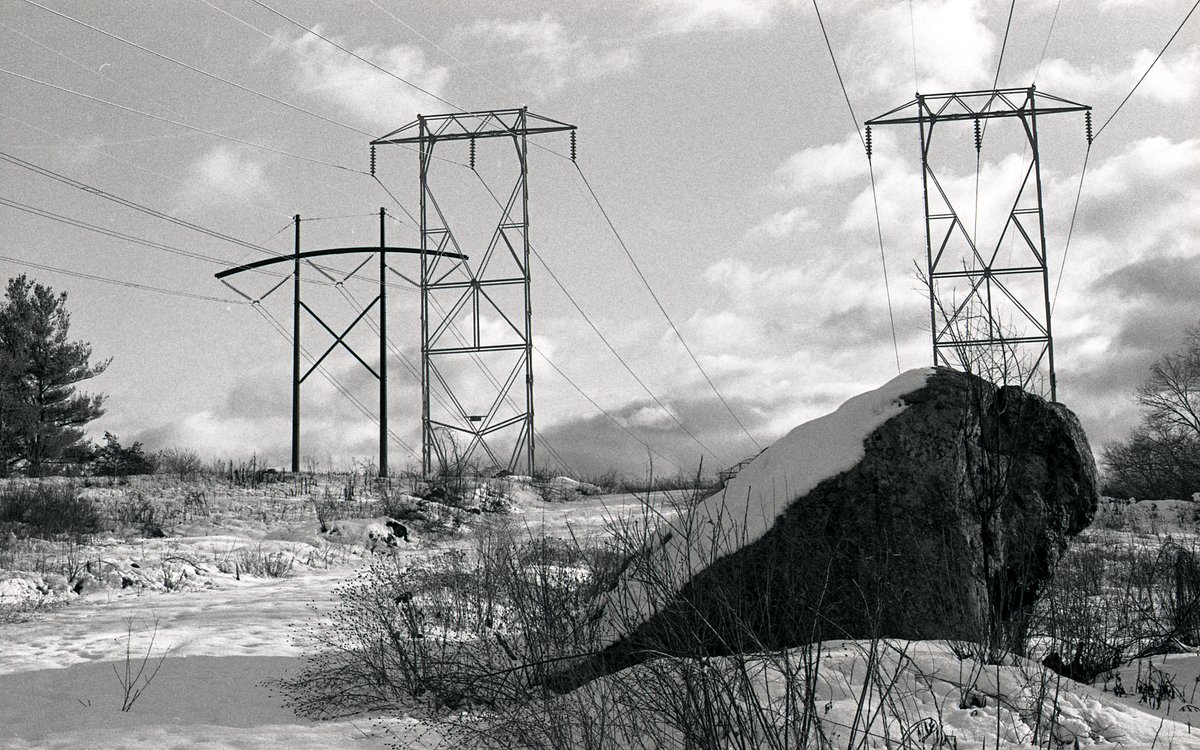 Flaming_Spork's tweet photo. 🔌⚡️ power

🎞️: Kodak TMAX 400
i think the marks on the last one were from slightly missing up developing https://t.co/1cewELkia5