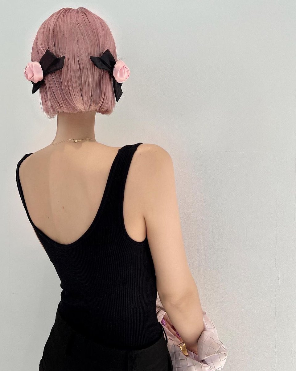 ❀